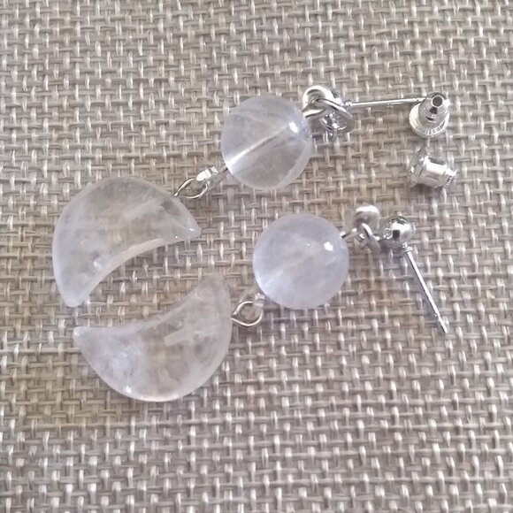 Spiritual & Mystical! Feminine Crescent Moon Quartz Earrings! Focus Your Energy! - Picture 2 of 10